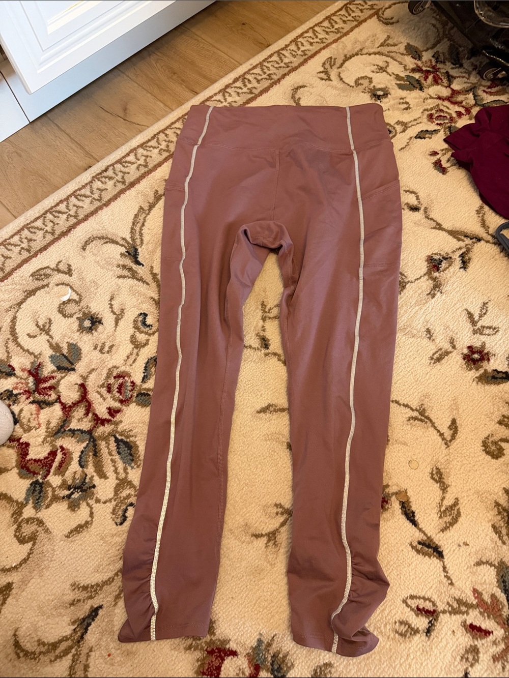 Mauve High-Waist Active Leggings with Contrast Piping FP movement
